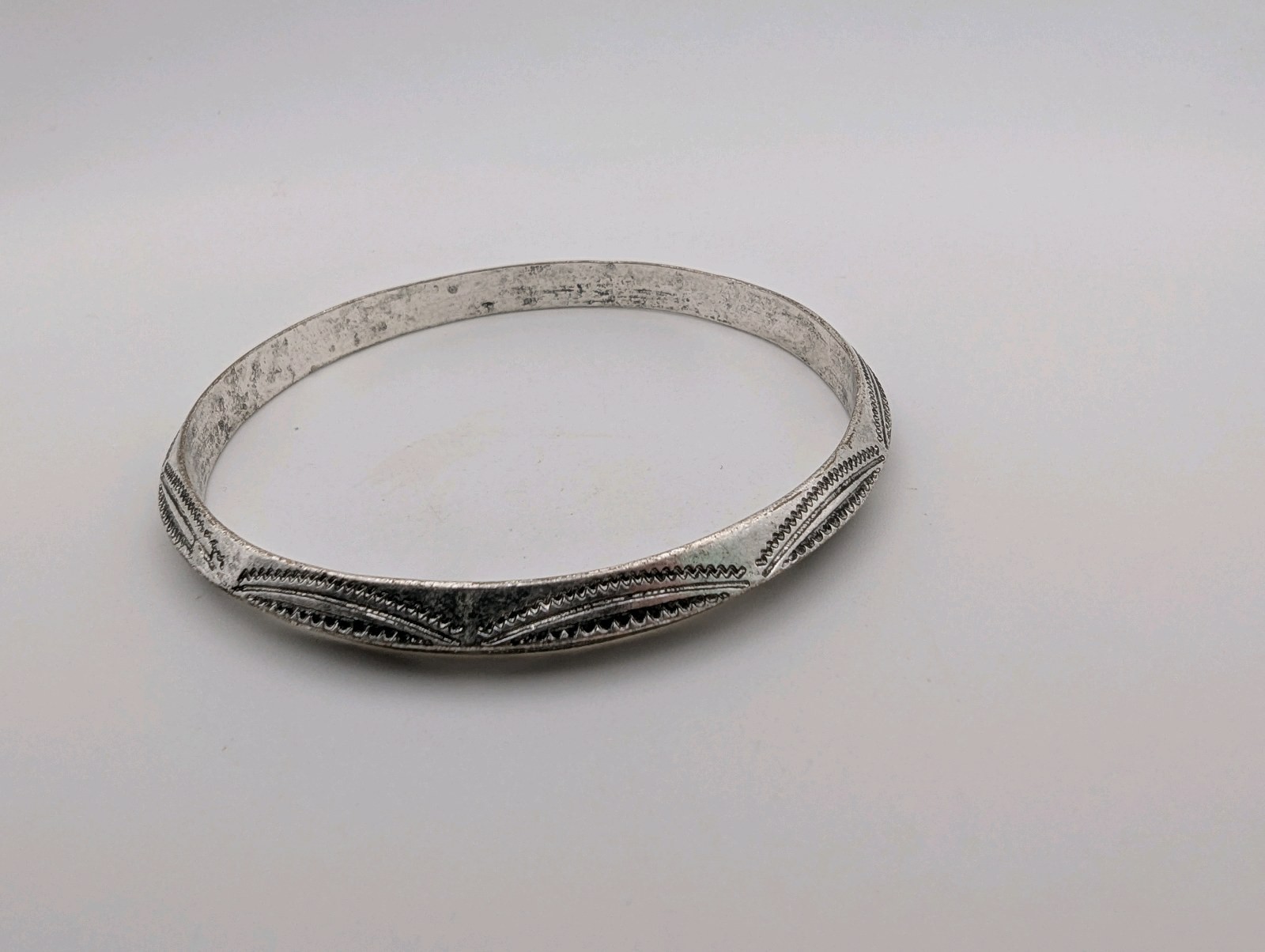 最終値下げ　navajo族　silver bangle Vintage Navajo sterling silver bangle bracelet, 20g, 8