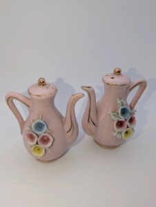 3D Floral Teapot vintage 3.5-inch ceramic salt and pepper shakers