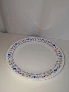 1991 Corelle by Corning dinner plate, Pillsbury Doughboy Marching Band pattern