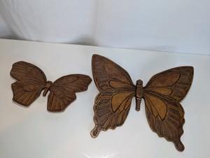 (2) Vintage Syroco butterfly wall plaques plastic wood look