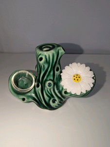 Vintage Jaydon Inc. green ceramic salt and pepper shaker set, tree trunk holder and daisy flower shaker lids- missing one flower cap