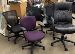 lot of 5 office chairs