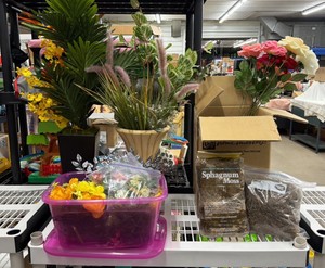 Large lot of Home Interiors, vases, and artificial flowers & more