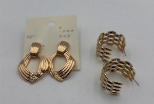 Beautiful Costume Jewelry Necklace - Womans Earrings