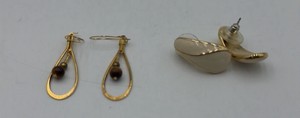 Beautiful Costume Jewelry Necklace - Womans Earrings
