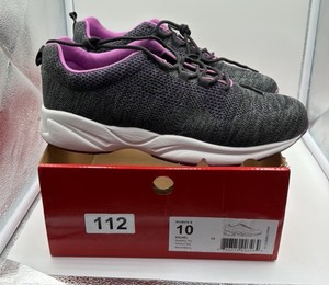 Brand New size 10 - Womens  Propet shoes