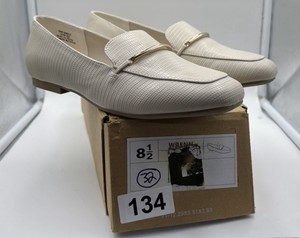 Brand New size 8 12 Womens Journee Collection cream colored slip on loafers
