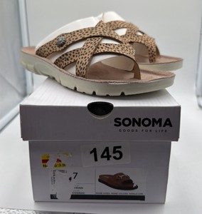 Brand New Womens size 7 Sonoma Sandals