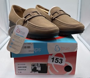 Brand New Womens size 8 Addison truffle Bear Traps, memory foam slip on