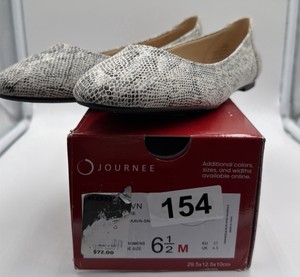 Brand New Womens size 6 12 Journee Collection snake skin style flats