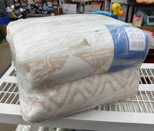 Brand New 9 x 12 area rug
