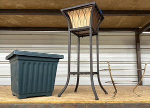 Lot of 3 planterplant stand