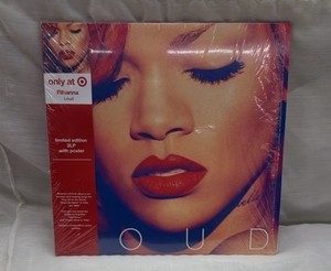 Rihanna Loud Limited Edition, two LP with poster set brand new