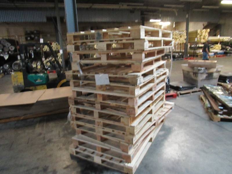 Pallet of 14 Oversized Wooden Pallets - XL and XXL