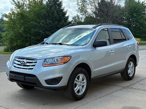 2010 HYUNDAI SANTA FE GLS No Accidents Reported (NO RESERVE)