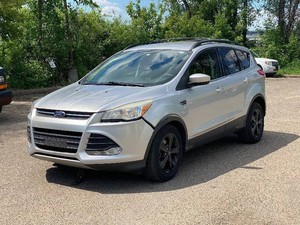 2015 FORD ESCAPE SE 4x4  103k Miles  No Accidents Reported (NO RESERVE)