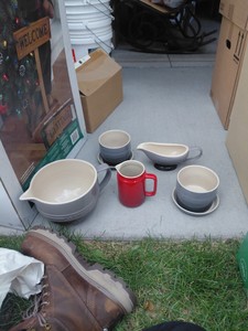 le crescent ceramic set