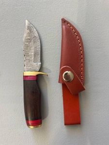 Brand New Damascus Knife with Leather Sheath 6.5 Overall Length