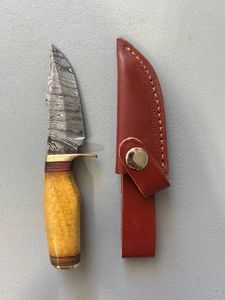 Brand New Damascus Knife with Leather Sheath 6.5 Overall Length