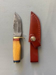 Brand New Damascus Knife with Leather Sheath 6.5 Overall Length
