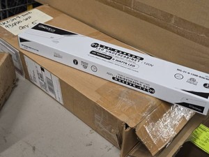 Lot of (1 Box) Globalux 9W LED Undercabinet Light UCL-21-9-120D-93040-WH 5-count ( 5 total items )