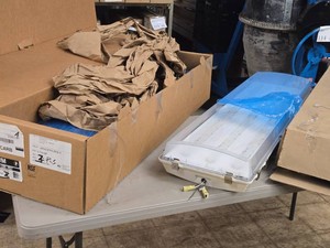 (1) 4 Vapor-Tight Linear Fixture  (3) Extra Covers