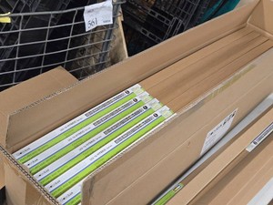 Lot of (1 Box) Globalux LED T8 Hybrid Series Tubes 18W 2100LM 4000K 30-count ( 30 total items ) 48