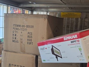 Lot of (1 Box) Simkar LED Flood Light MPF70 4-count ( 4 total items )