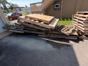 XXL Lot of pallets