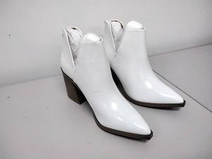 Unbranded Croc-Embossed Western Ankle Booties Womens White Size 7.5 Pre-Owned