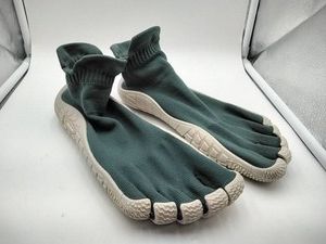 GallonShark Unisex Green Five-Toe Knit Sock Barefoot Shoe Size 40 EUR (US Mens 7  Womens 8.5) Pre-Owned