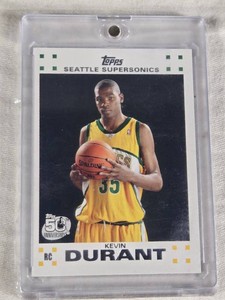Kevin Durant Rookie 2007 Topps #2 - Seattle Supersonics Basketball Card