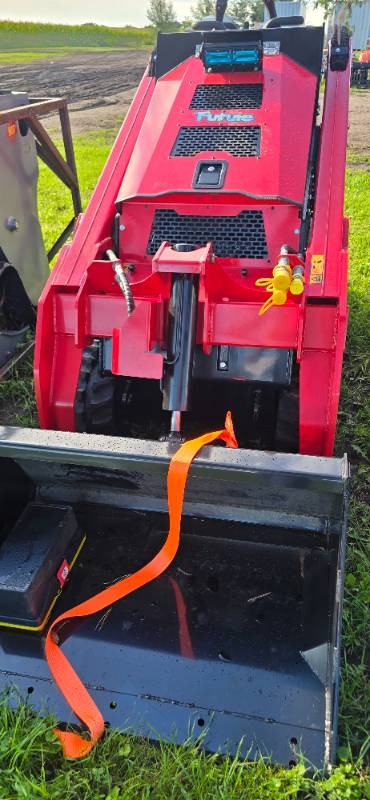 2026 FUTURE Skid Steer Loader (FT1050K)