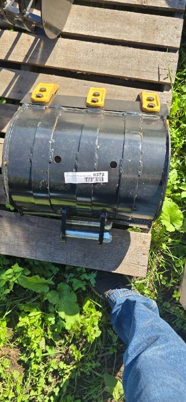 SDLANCH 40CM Toothed Bucket for Mini Excavator