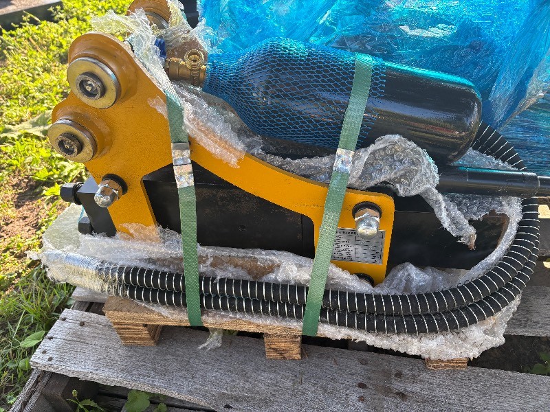 FUTURE Hydraulic Breaker Attachment for Mini Excavator