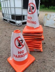 LARGE LOT OF ORANGE TRAFFIC CONES