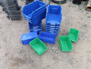 MISCASSORTMENT OF PLASTIC TOTES