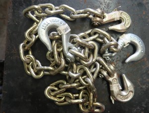 2 NEW CHAINS WITH HOOKS