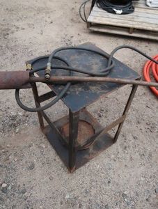 PROPANE TANK HOSE AND METAL PROPANE TANK BENCH
