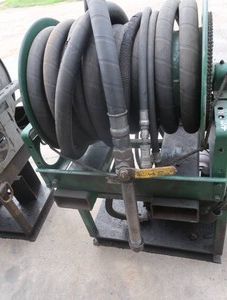 HYDRAULIC POWERED GREASE PUMP