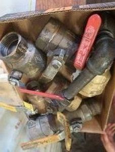 BOX OF BRASS BALL VALVES