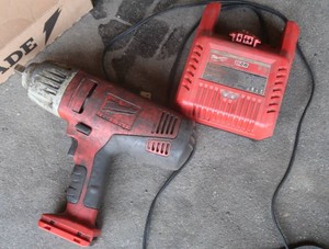 HEAVY DUTY 28 VOLT IMPACT GUN AND CHARGER