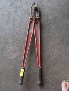 HEAVY DUTY BOLT CUTTERS