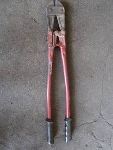 HEAVY DUTY BOLT CUTTERS