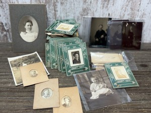 77 Antique Photos