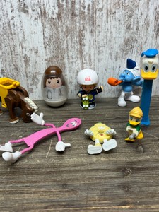 8 Pieces Vintage Toys