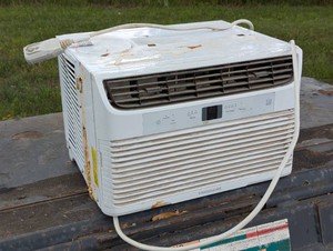 Fridgedaire Window Unit - FHWW083WB100