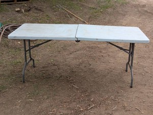 6 foot Folding Plastic Table
