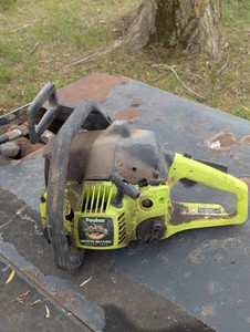 Poulan Wood Shark Chainsaw engine