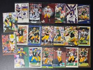 Brett Favre 20-Card Football Card Lot (2)